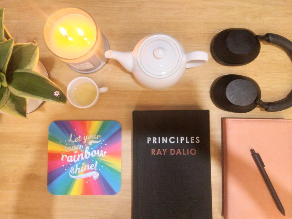 My Friday routine: drinking tea, reading book and journaling